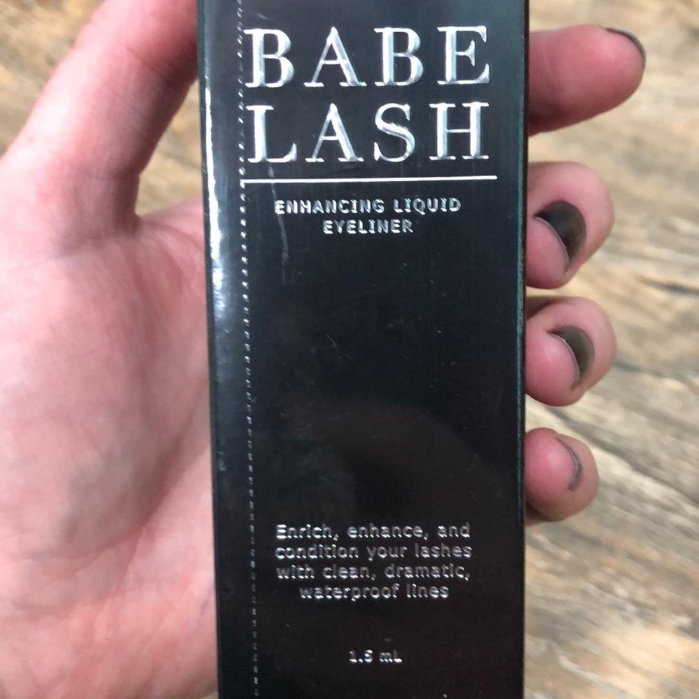 Babe lash Enhancing liquid eyeliner- black